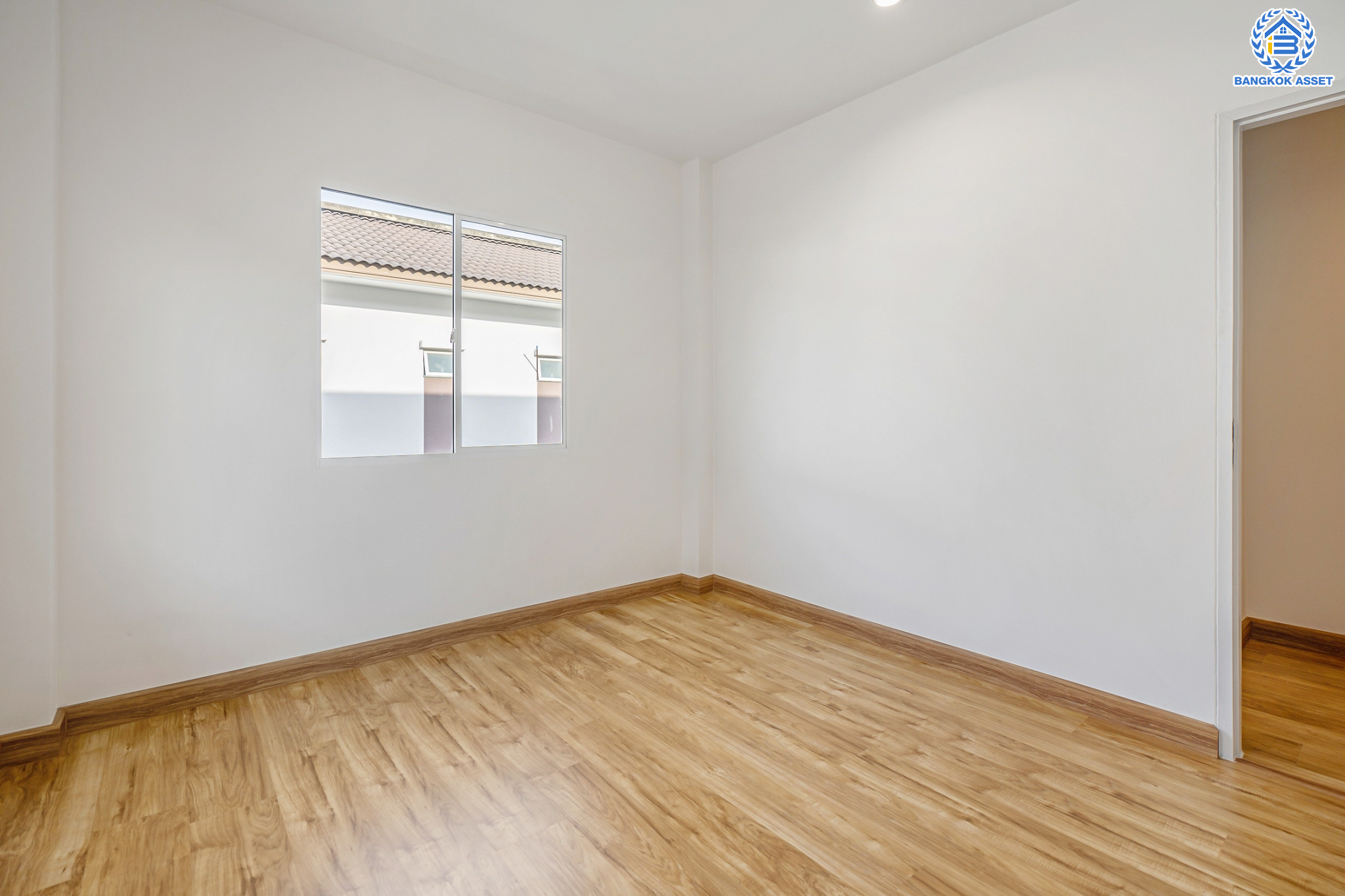 ทาวน์เฮ้าส์มือสองนนทบุรี ม.ไพร์มเพลส เดอะกรีนเนอรี่บางใหญ่ กาญจนาภิเษก ทาวน์โฮมหลังมุม เนื้อที่ 32 ตร.ว. ฟังก์ชัน 3 ห้องนอน 3 ห้องน้ำ จอดรถได้ 2 คัน ทำเลดีเดินทางสะดวก เชื่อมต่อถนนกาญจนาภิเษก ใกล้เซ็นทรัลเวสต์เกต และรถไฟฟ้าสายสีม่วง "สถานีคลองบางไผ่"